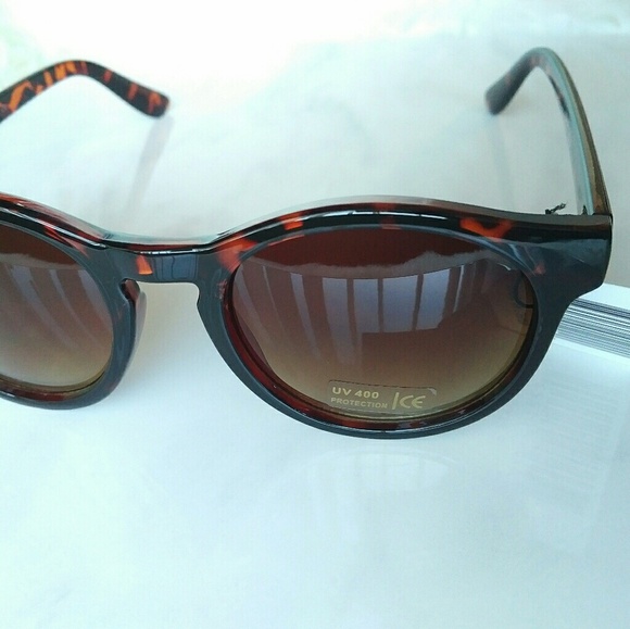 Dazey Shades Plastic Sunglasses - 5 Colors - Picture 7 of 8